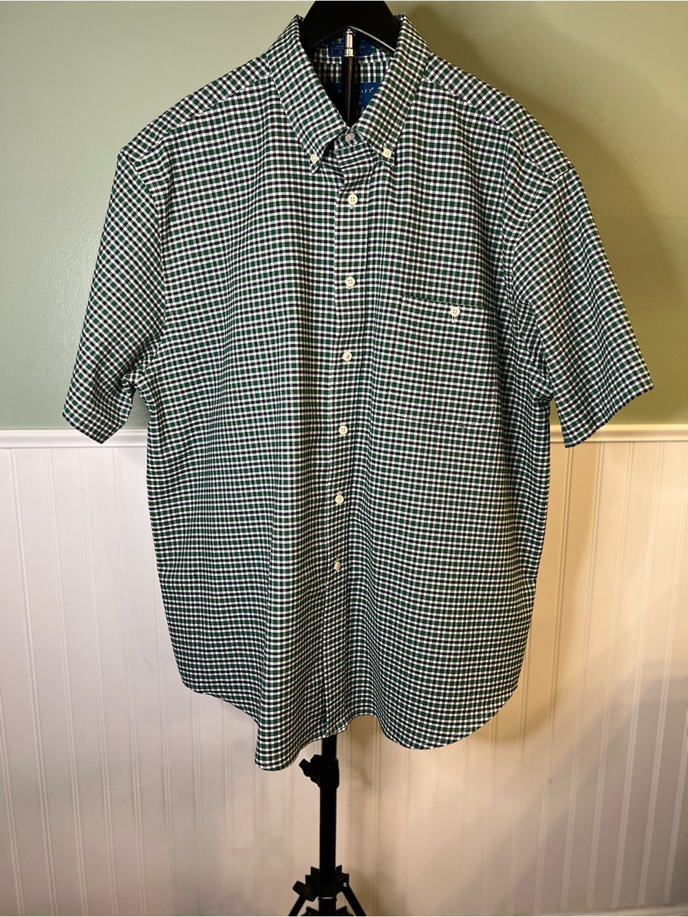 Vintage Towncraft Green and White Check Short-Sleeve Button-Down Shirt. Size XL